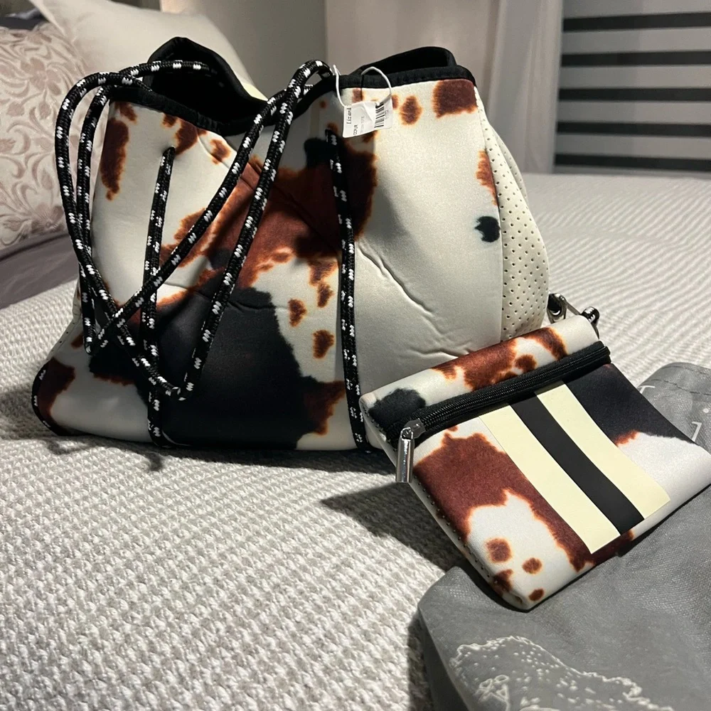 Stylish Cow Print Tote Bag - Picture 10 of 10